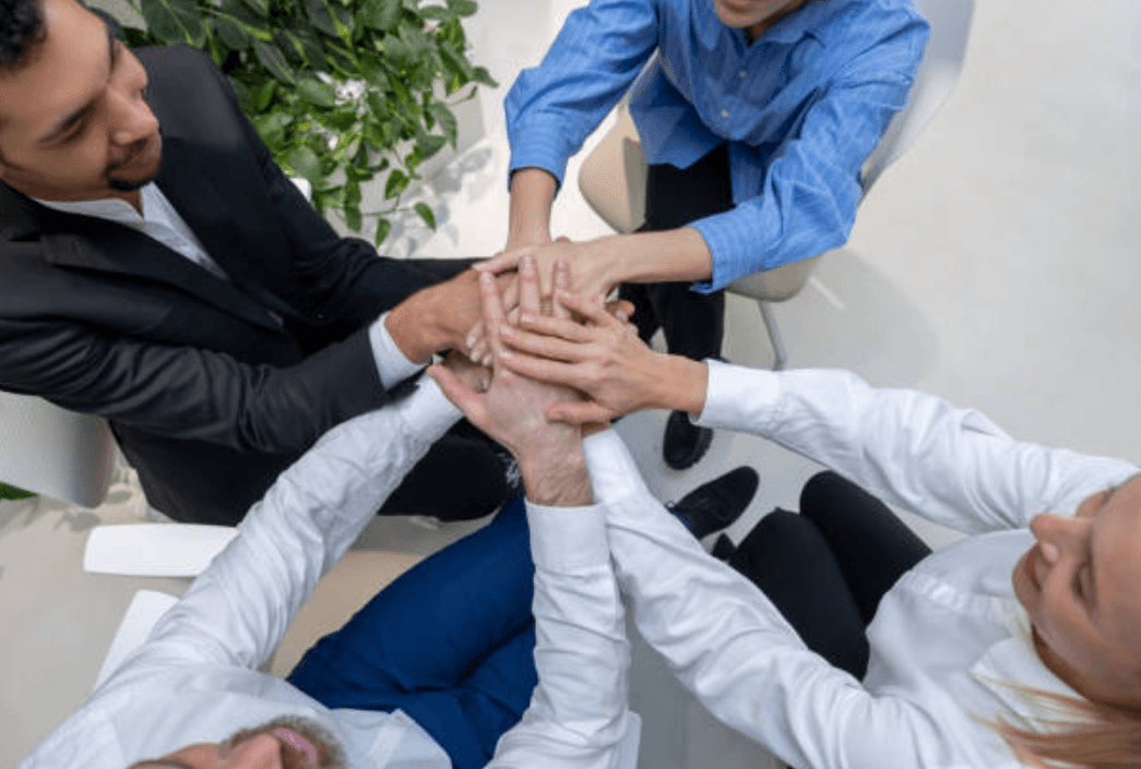 Para alianza estratégica